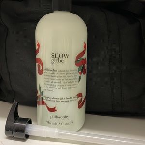 NWT Philosophy Snow Globe 32 oz Shampoo, Shower Gel & Bubble Bath